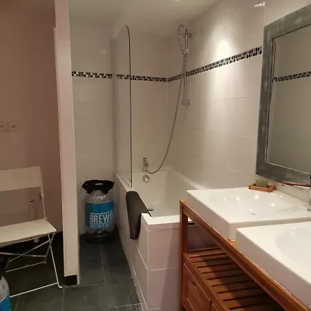 Le Cabanon De Hébergement de vacances *